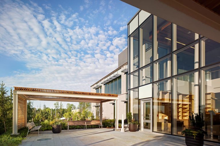 Royal Victoria Hospital Entrance