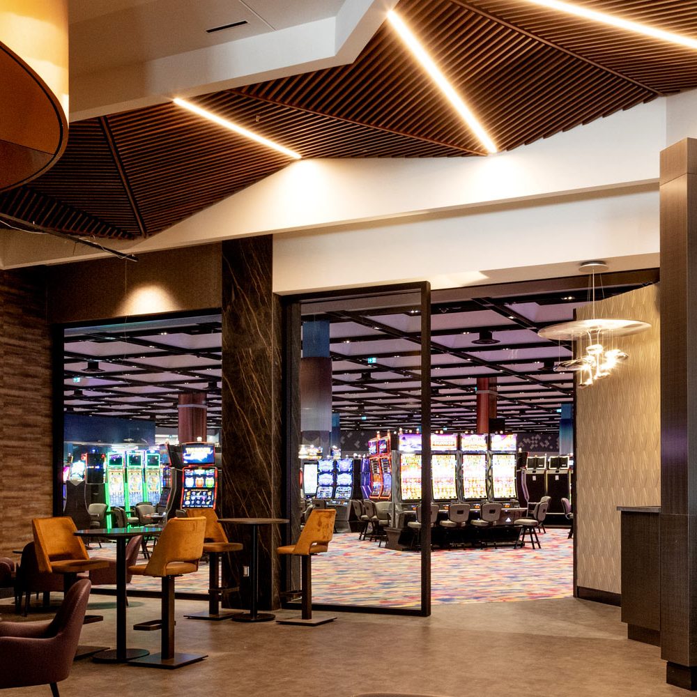 Great-canadian-casino-resort-toronto-salter-pilon-architecture-interior-design-copperhorn-restaurant-casino-entrance